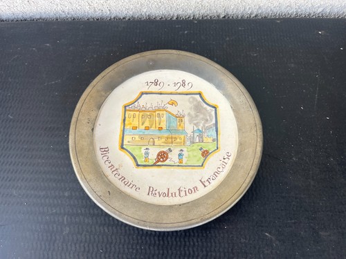 Assiette commémorative
