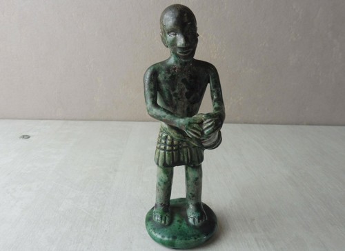 Ancienne petite statue - , en
