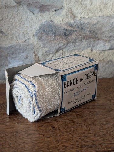 Ancienne boite carton - boite, bande