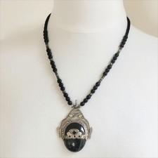 Collier Berbère Touareg Pierre Ovale et Perles Noires Métal Ciselé Afrique Niger