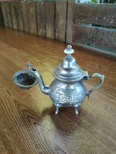 Théière marocaine en métal