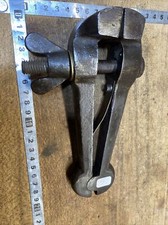 étau outil ancien etau de serrage à main réf N° 5