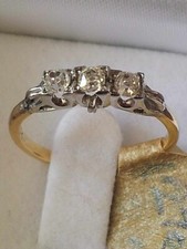 bague en or 18 carats et diamants