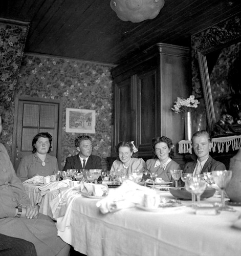 Portrait table repas - à,
