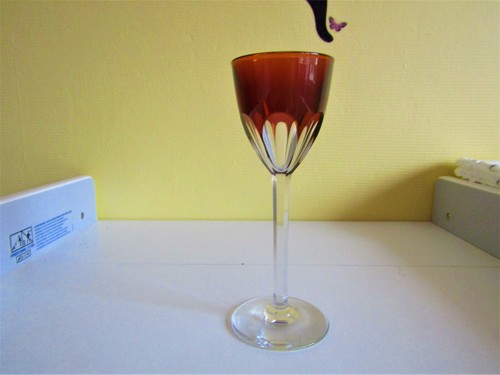 Verre vin en - à,