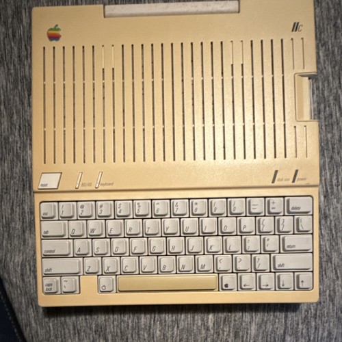 Apple iic a2s4100 - apple,