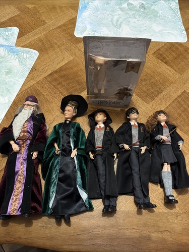 Lot figurines poupées harry - lot,
