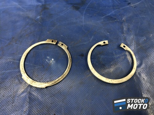 Clips moyeux aprilia - de,