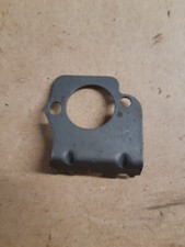 plaque fixation carburateur de tronçonneuse Husqvarna 136