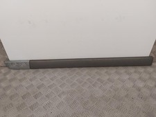 Baguette de porte avant gauche