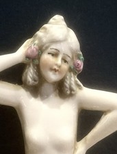 Demi figurine porcelaine