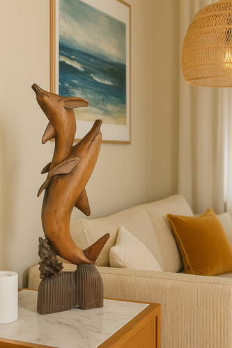 Statue bois avec - statue, dauphins