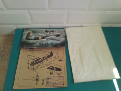 Maquette ancien avion - , 1/72