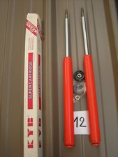 2 AMORTISSEURS ARRIERE NEUF NISSAN BLUEBIRD. KAYABA