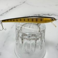 Rivet RIVET, création de M. Hiramoto, leurre ancien, marques un, gauche et...