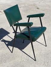Rare fauteuil en skaï vert, de "Colette Gueden" , designer des années 1950