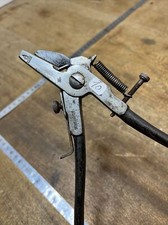 n° 10 OUTIL ANCIEN, old tool  pince à avoyer