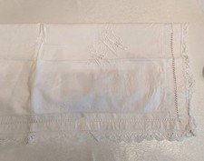 Linge ancien Taie d'oreiller brodé main avec monogramme 76X76 cm  Très bon état