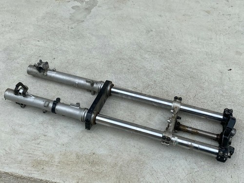 Une fourche suspension avant - suspension,