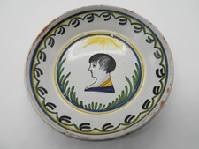 1307 ) SUPERBE ASSIETTE " PORTRAIT " EN FAIENCE DE NEVERS OU CLAMECY XIX ème ?