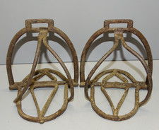 -BELLE PAIRE D'ETRIERS DE