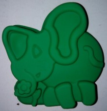 LOT DE 20 MOULES  EN SILICONE (forme éléphant)