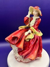 Figurine ancienne dame en porcelaine Royal Doulton "Haut de la colline" HN183...