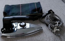 Ancien fer à repasser pliant