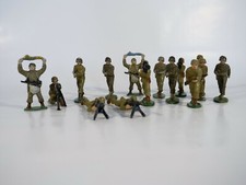 Quiralu lot de 13 fantassins