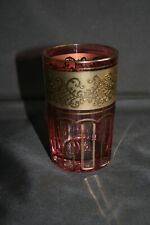 Verre gobelet ancien fond rose