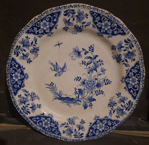 Une assiette faïence - assiette, en