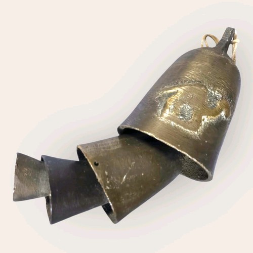 Cloche ancienne sonnaille à - ,