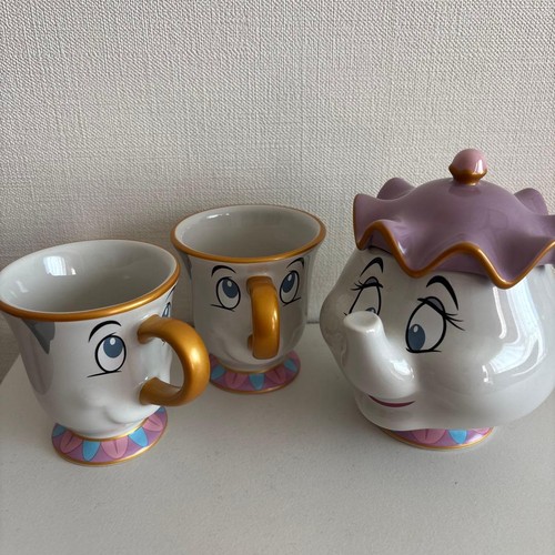 Ensemble théière tasse - théière, et