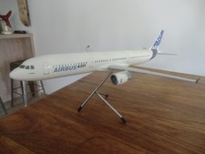 Grande maquette d' agence avion A321 déco Airbus 1:100 45 cm space models collec