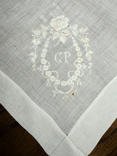Mouchoir fine broderie fait - fine,