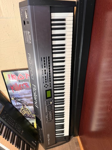 Roland 700 keyboard - roland,