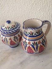 JOLI POT PICHET / +  SUCRIER/ EN GRES VERNISSE TRES BEAU DECOR BLEU JAUNE FLEUR