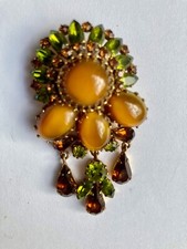 broche dorée,sertie de strass
