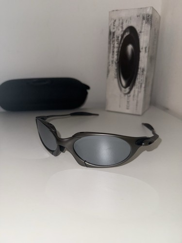 Rare oakley sunglasses - oakley, romeo