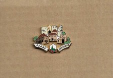 RARE !!! PBVF - Pin's des Plus Beaux Villages de France " DOMME "