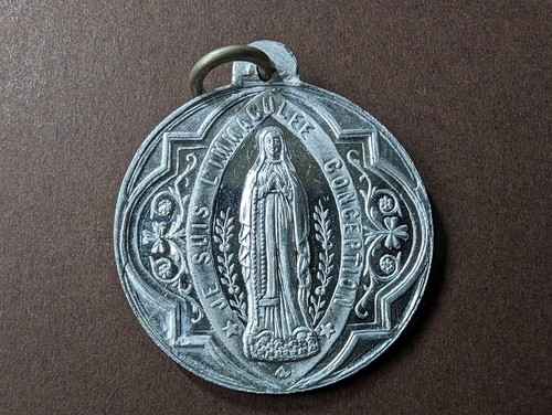 Médaille religieuse alu la - religieuse, en