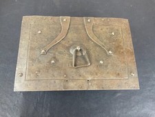 coffre en fer forge Signé par