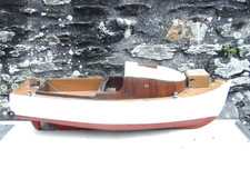 BATEAU DE BASSIN QUILLE PLOMBE MAQUETTE TYPE RIVA COQUE BOIS NAVIGATION MOTORISE