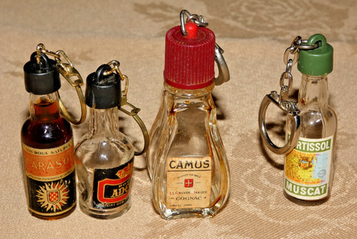 Lot porte clés bouteilles - 4,