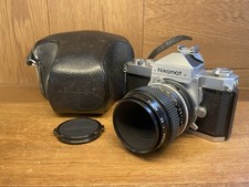 Près De Mint W / Étui Nikon