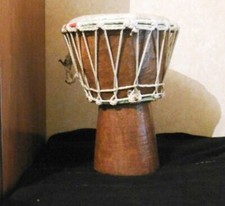 Djembe Tam Tam Africain Hauteur 28 cm Diam Environ 21 Cm Ancien Cuir