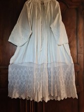 Aube dentelle - aube, en