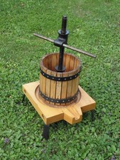 Presse vin fruits raisin presse jus manivelle presse jus chêne et fonte pays