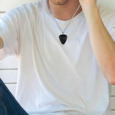  Collier pendentif médiator