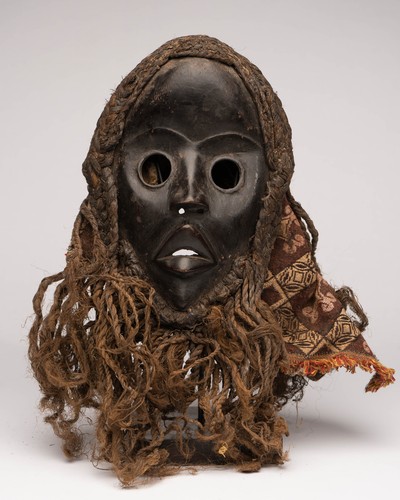 1384 masque dan avec socle - 1384,